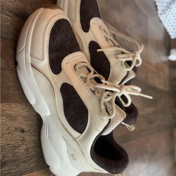 Michael Kors Shoes Michael Kors Cream And Brown Chunky